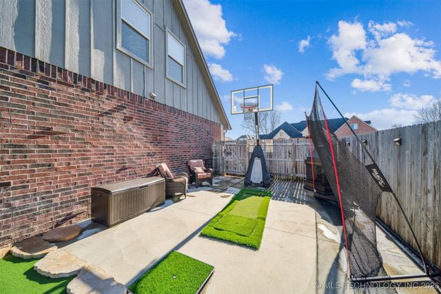 709 W 40th Street S, Sand Springs, OK 74063