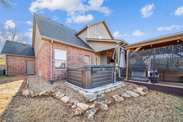 709 W 40th Street S, Sand Springs, OK 74063