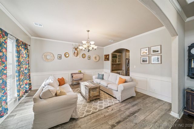 709 W 40th Street S, Sand Springs, OK 74063