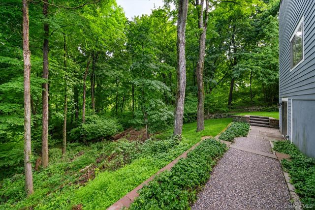 13 Timber Ridge, Mount Kisco, NY 10549