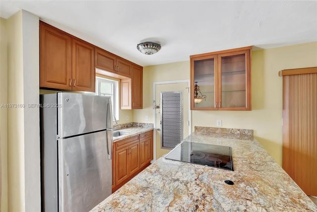 350 Collins Ave 306, Miami Beach, FL 33139