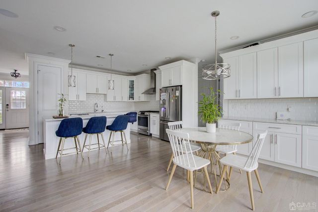 23 Dalton Place, Edison, NJ 08817