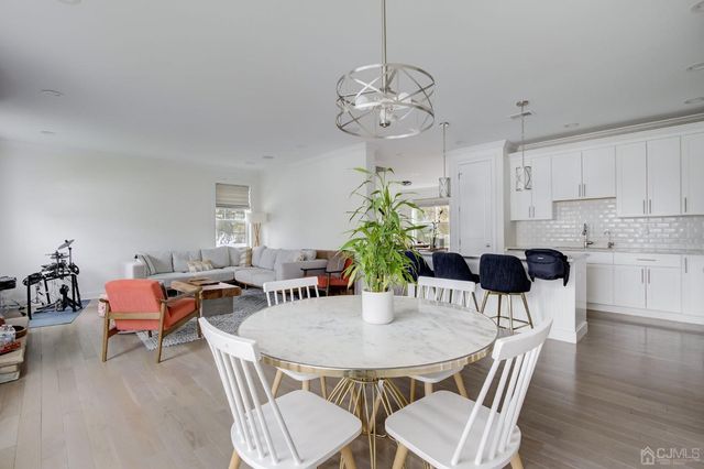 23 Dalton Place, Edison, NJ 08817