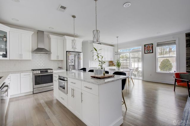 23 Dalton Place, Edison, NJ 08817