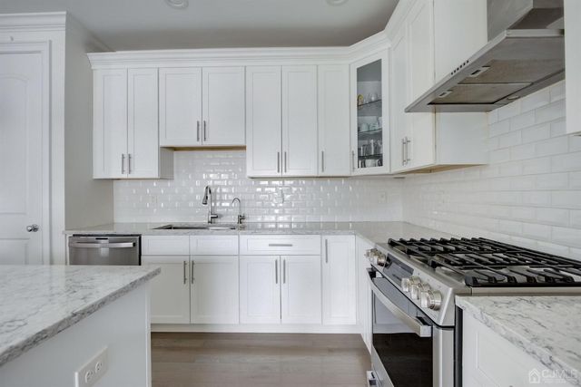 23 Dalton Place, Edison, NJ 08817