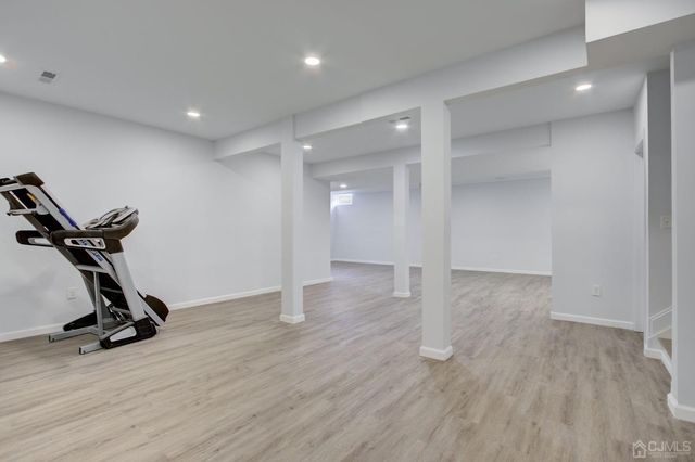 23 Dalton Place, Edison, NJ 08817