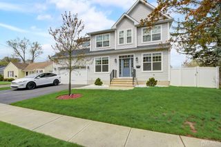23 Dalton Place, Edison, NJ 08817