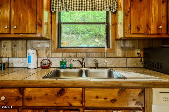 3476 Bear Mountain Lane, Sevierville, TN 37876