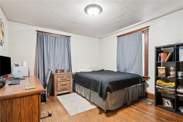 511 S Lucas St, Iowa City, IA 52240