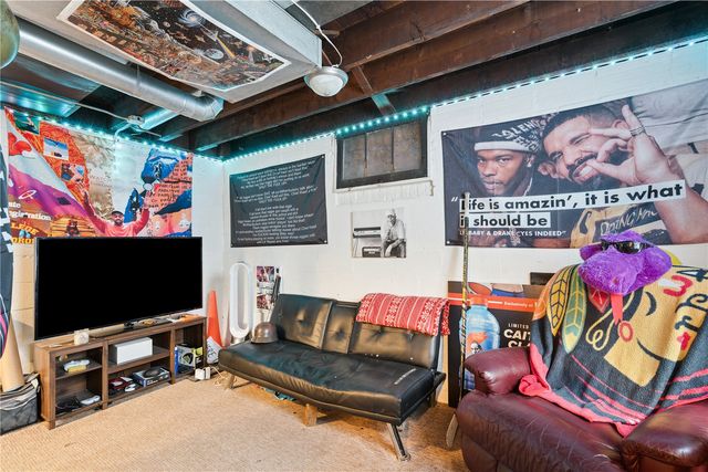 511 S Lucas St, Iowa City, IA 52240