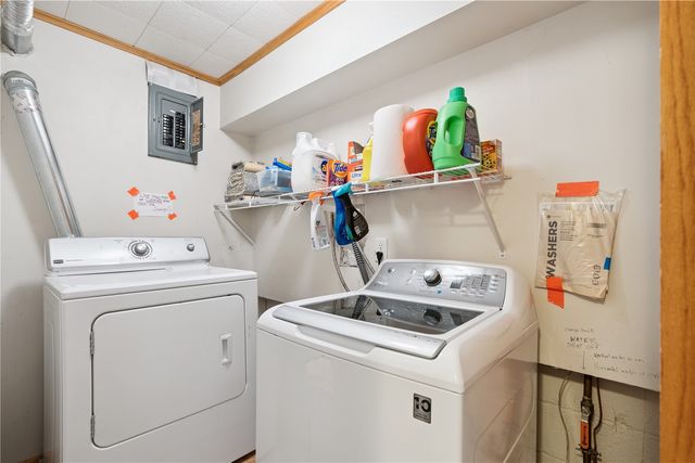 511 S Lucas St, Iowa City, IA 52240