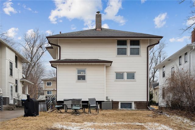 511 S Lucas St, Iowa City, IA 52240