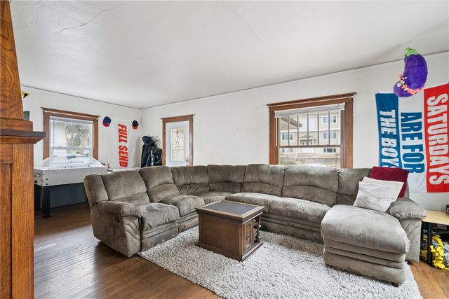 511 S Lucas St, Iowa City, IA 52240