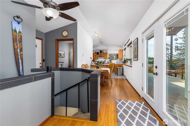 291 E Midway Lane, Shelton, WA 98584