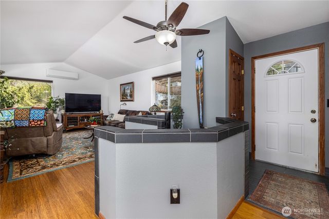291 E Midway Lane, Shelton, WA 98584