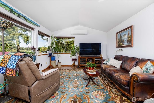 291 E Midway Lane, Shelton, WA 98584