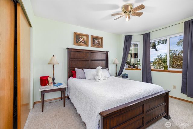 291 E Midway Lane, Shelton, WA 98584