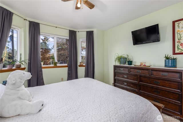 291 E Midway Lane, Shelton, WA 98584