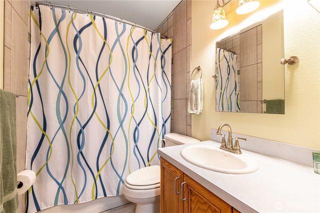 291 E Midway Lane, Shelton, WA 98584