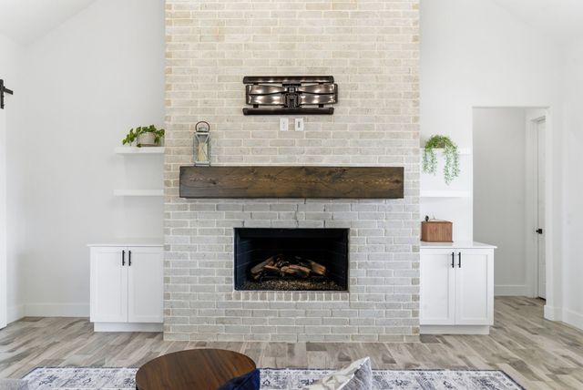 1024 Agnes North, Springtown, TX 76082