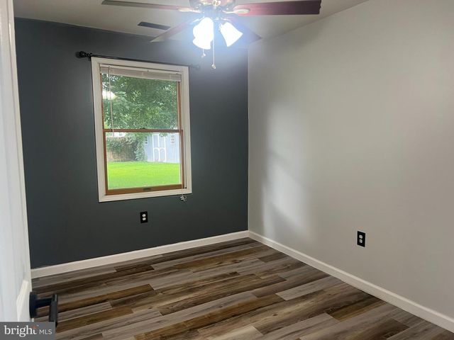 211 N BROWNLEAF RD, Newark, DE 19713