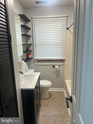 211 N BROWNLEAF RD, Newark, DE 19713