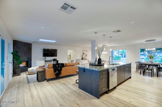 6912 E REDFIELD Road, Scottsdale, AZ 85254