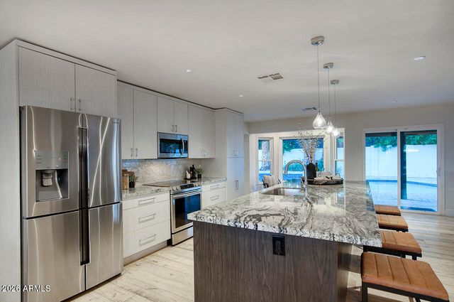 6912 E REDFIELD Road, Scottsdale, AZ 85254