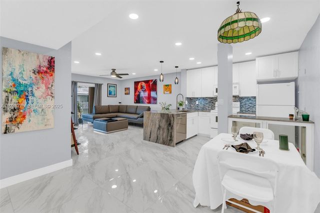 7401 SW 82nd St 301S, Miami, FL 33143