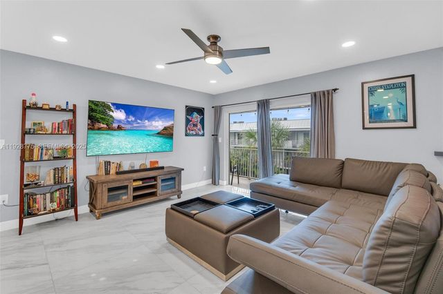 7401 SW 82nd St 301S, Miami, FL 33143