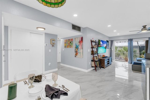 7401 SW 82nd St 301S, Miami, FL 33143