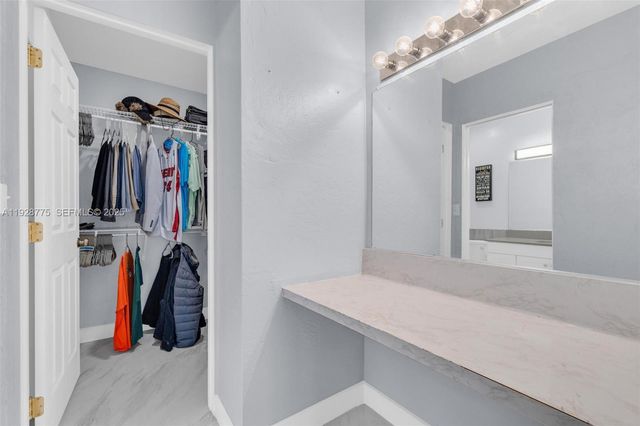 7401 SW 82nd St 301S, Miami, FL 33143