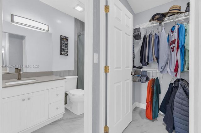 7401 SW 82nd St 301S, Miami, FL 33143