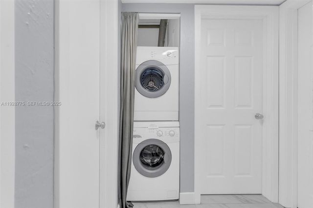 7401 SW 82nd St 301S, Miami, FL 33143