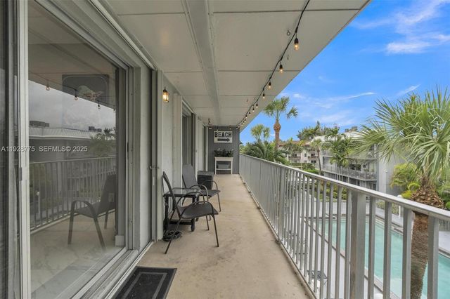 7401 SW 82nd St 301S, Miami, FL 33143