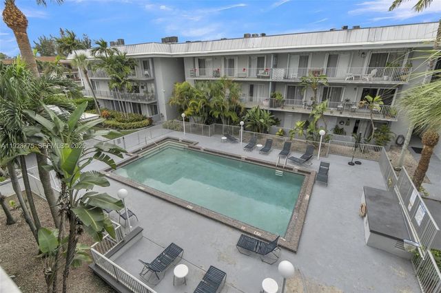 7401 SW 82nd St 301S, Miami, FL 33143