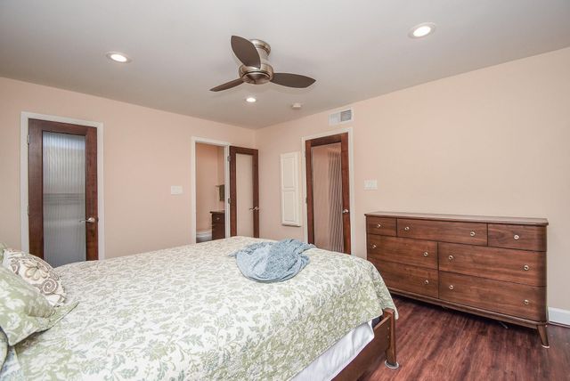 6401 Bayou Glen Road, Houston, TX 77057