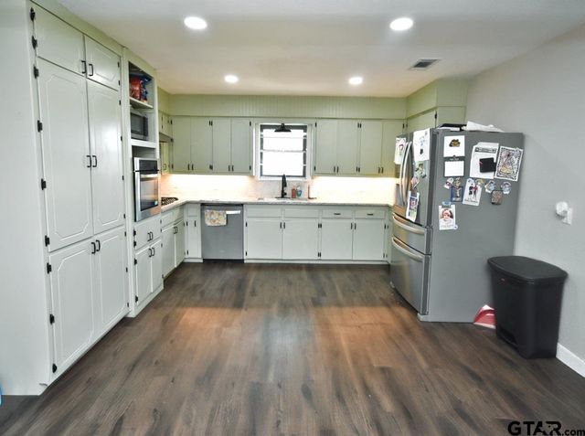 258 County Road 3199, Winnsboro, TX 75494