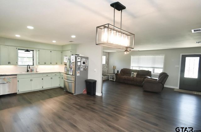 258 County Road 3199, Winnsboro, TX 75494