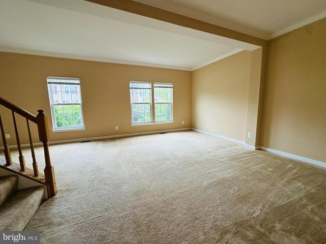 2527 BANSHIRE DR, Herndon, VA 20171