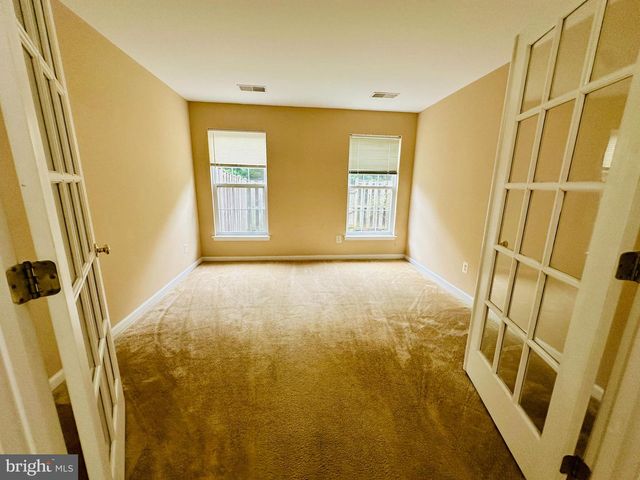 2527 BANSHIRE DR, Herndon, VA 20171