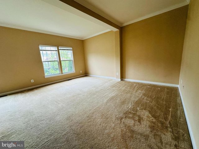 2527 BANSHIRE DR, Herndon, VA 20171