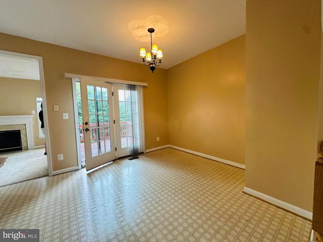 2527 BANSHIRE DR, Herndon, VA 20171