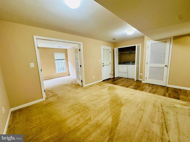 2527 BANSHIRE DR, Herndon, VA 20171