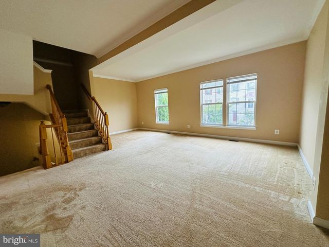 2527 BANSHIRE DR, Herndon, VA 20171