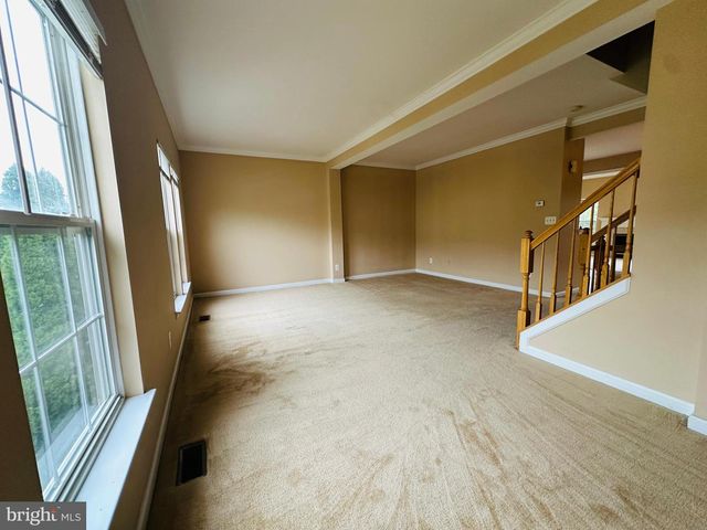 2527 BANSHIRE DR, Herndon, VA 20171