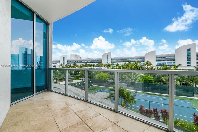 3029 NE 188th St 505, Aventura, FL 33180