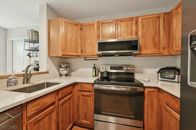 50 Pine St 206, Montclair Twp., NJ 07042