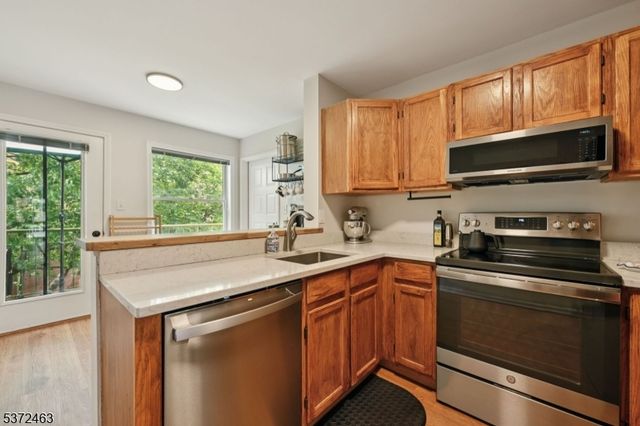 50 Pine St 206, Montclair Twp., NJ 07042