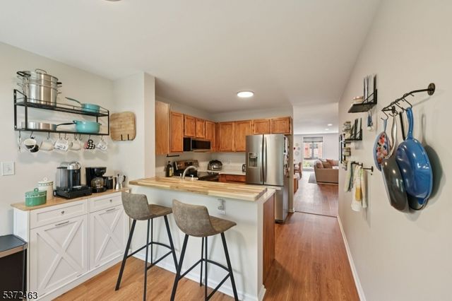 50 Pine St 206, Montclair Twp., NJ 07042